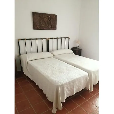 Modern For Two Guests Membrío